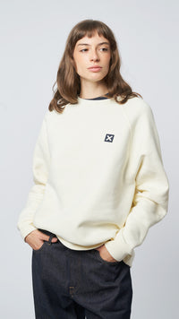 SUDADERA ISLAND CREMA